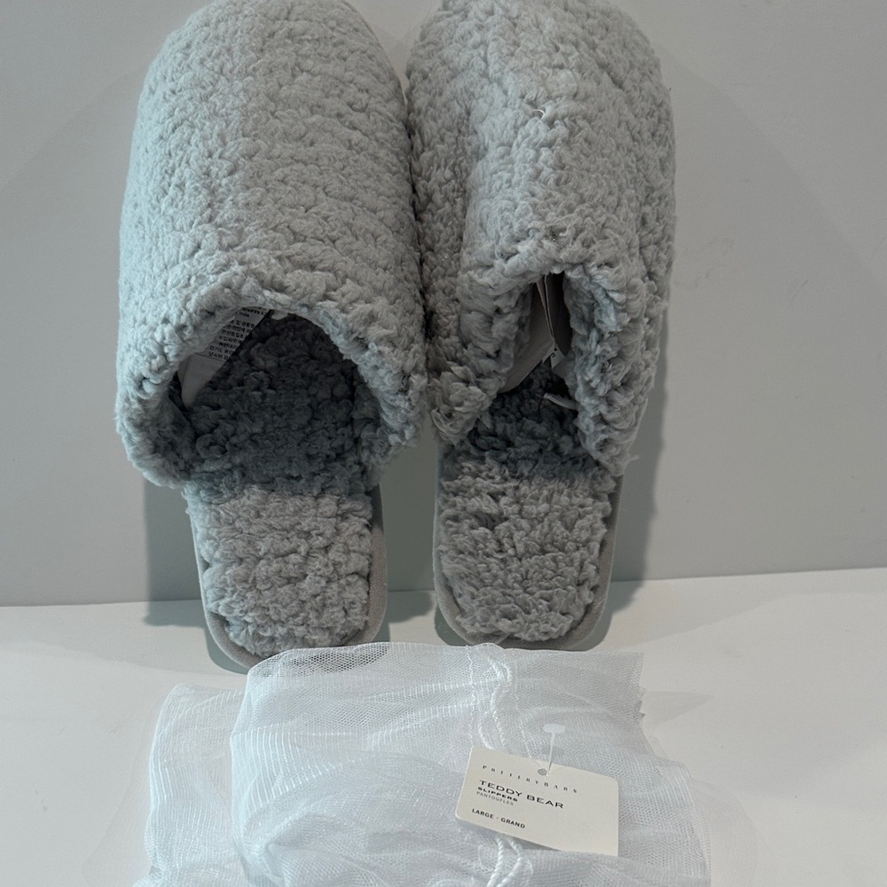 NWT Pottery Barn Teddy Bear Soft Bedroom Unisex Slippers - Size L